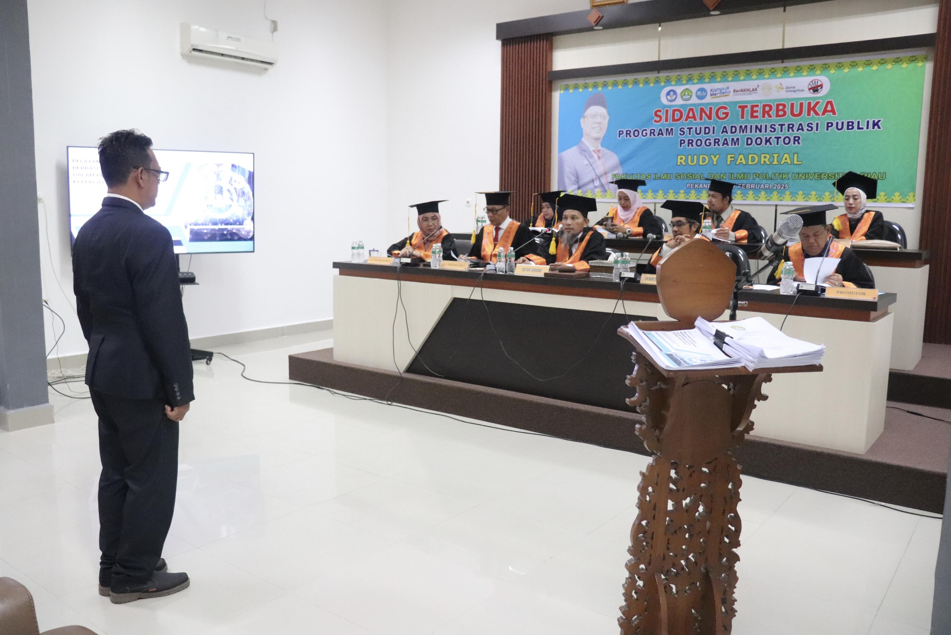 FISIP Universitas Riau Cetak Doktor Administrasi Publik Keempat: Rudy Fadrial Pertahankan Disertasi tentang E-Government