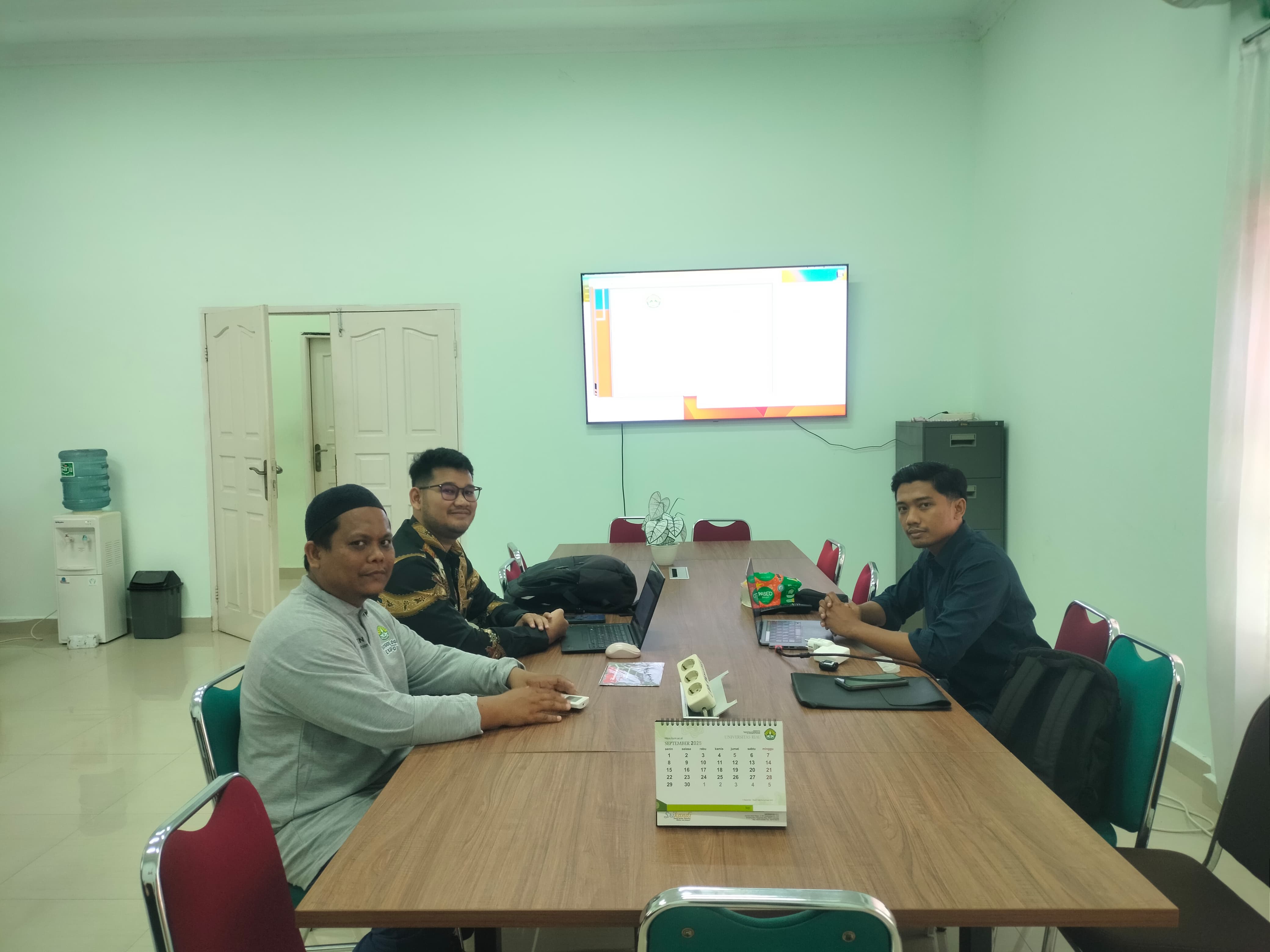 Creative Class: KREAVI "Mengeksplorasi Canva untuk Membangun Kreativitas"