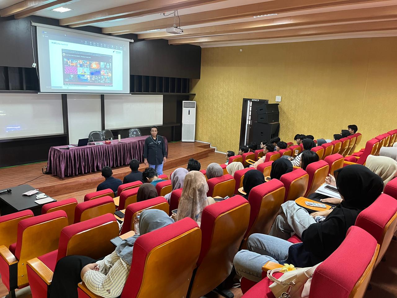 Program Studi Sistem Informasi Universitas Riau menggelar Kuliah Tamu Kapita Selekta