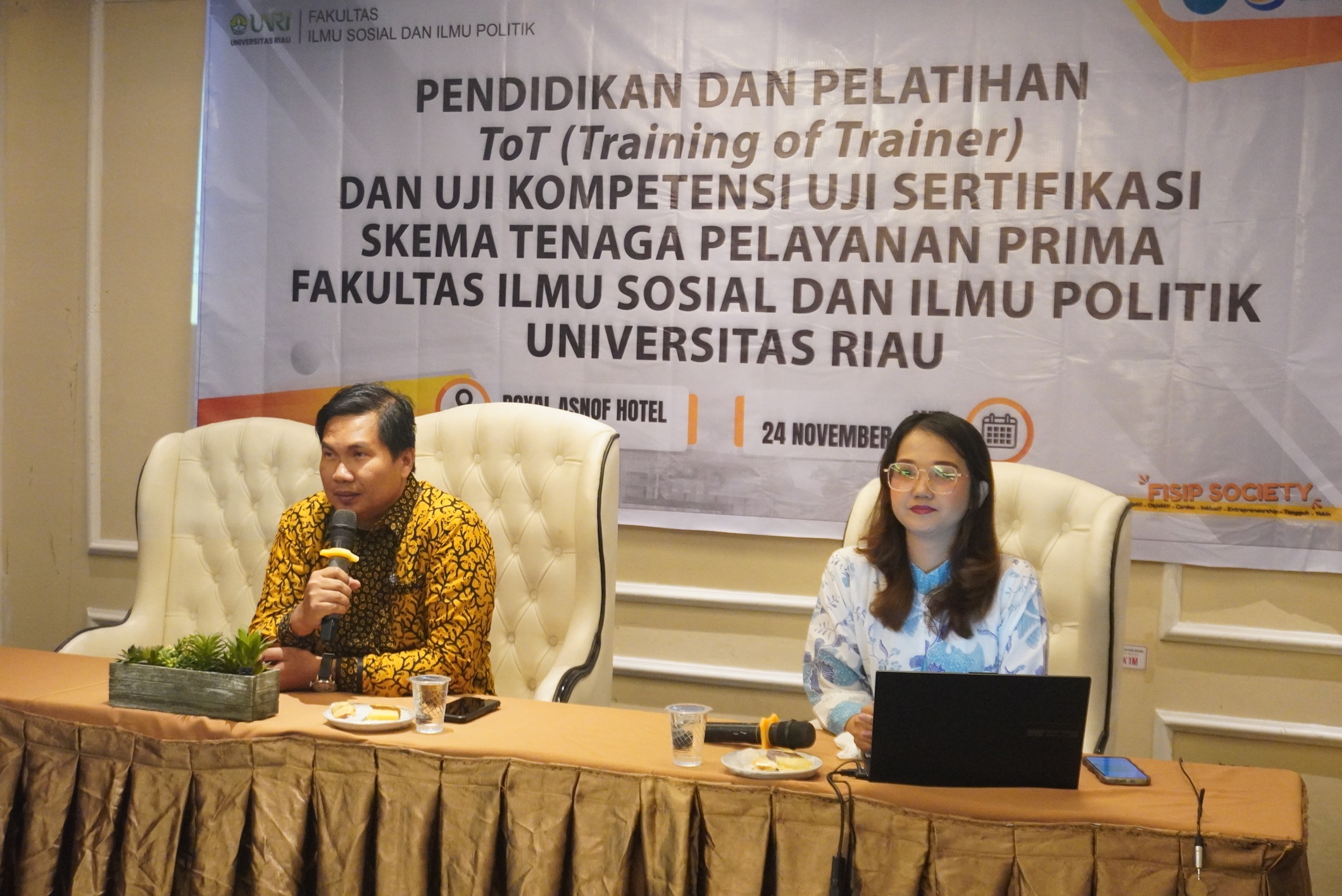 Siapkan SDM Unggul, FISIP UNRI Gelar Sertifikasi ToT dan Uji Kompetensi Sertifikasi Tenaga Pelayanan Prima