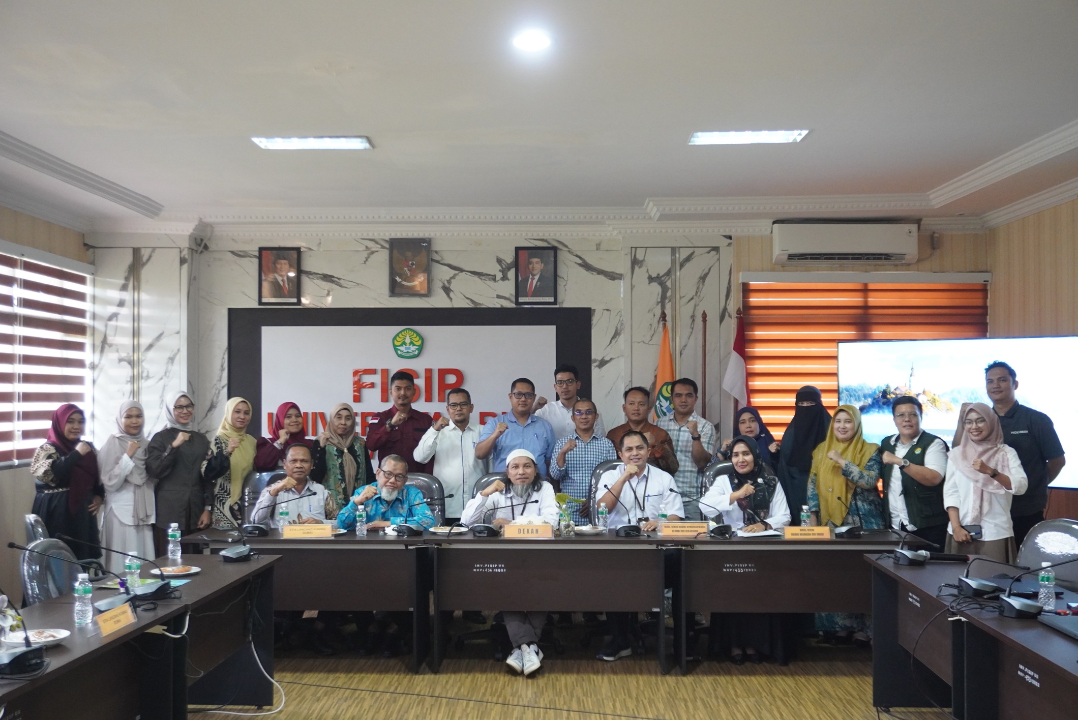 Prodi Administrasi Publik FISIP UNRI Terima Kunjungan Benchmarking STIA Lancang Kuning Dumai