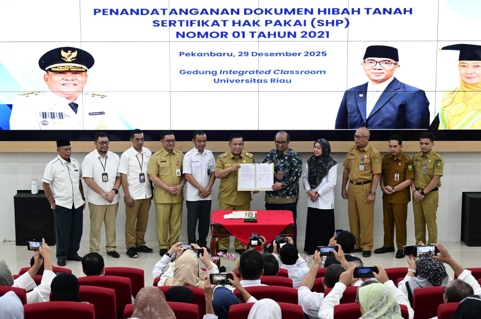 Penandatanganan Dokumen Hibah Tanah SHP, Perkuat Sinergi Pemerintah Provinsi Riau dan Universitas Riau
