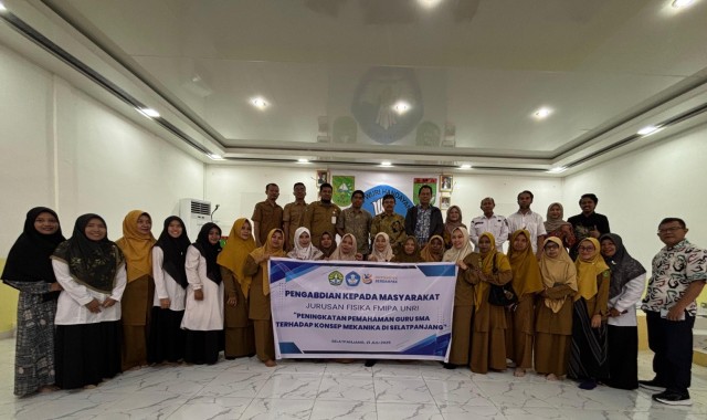 Peningkatan Pemahaman Guru SMP terhadap Konsep Listrik Magnet di Selatpanjang