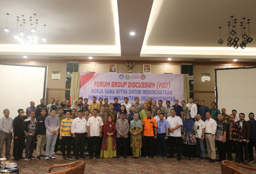 Focus Group Discussion FT-UNRI dengan Stakeholder di Provinsi Riau terkait Kurikulum dan Visi Misi FT