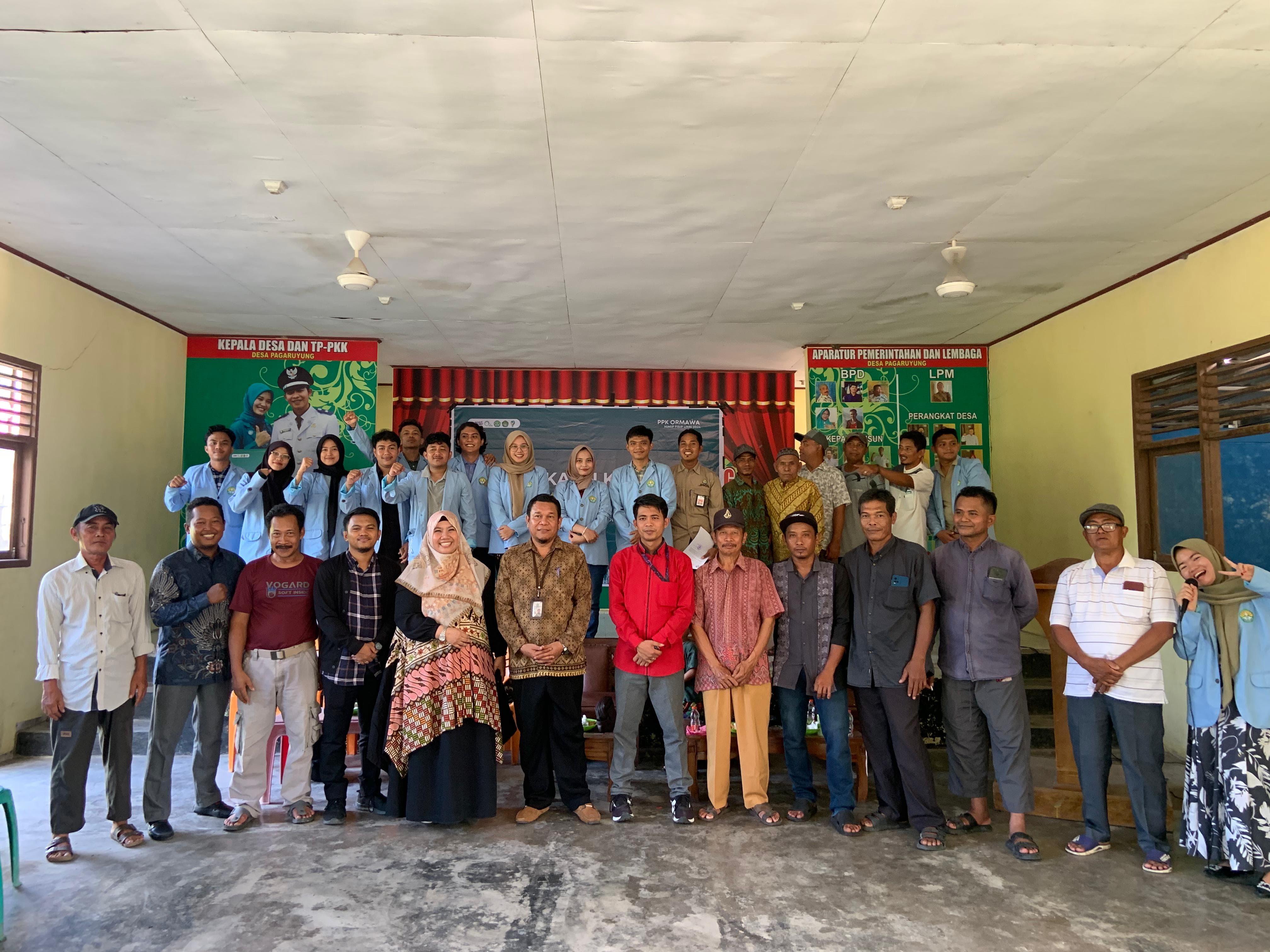 PPK ORMAWA HIMIP FISIP UNRI MENGINISIASI PROGRAM PEMBERDAYAAN MASYARAKAT  INOVASI DESA CERDAS DI DESA PAGARUYUNG