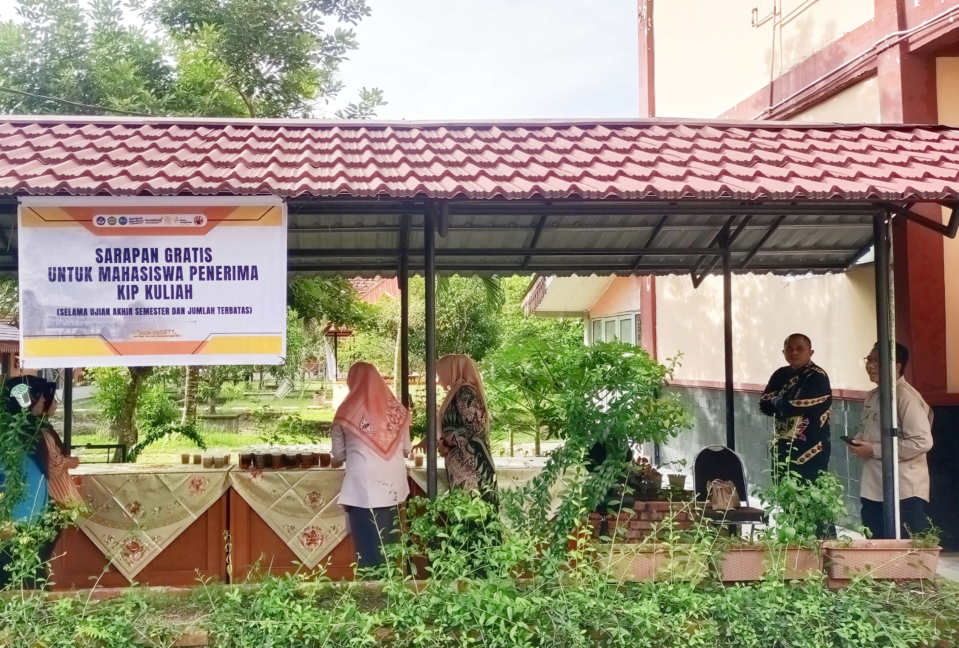 Komitmen Pimpinan FISIP bagi Kesejahteraan Mahasiswa: Sarapan Gratis bagi Mahasiswa Penerima Kartu Indonesia Pintar (KIP)
